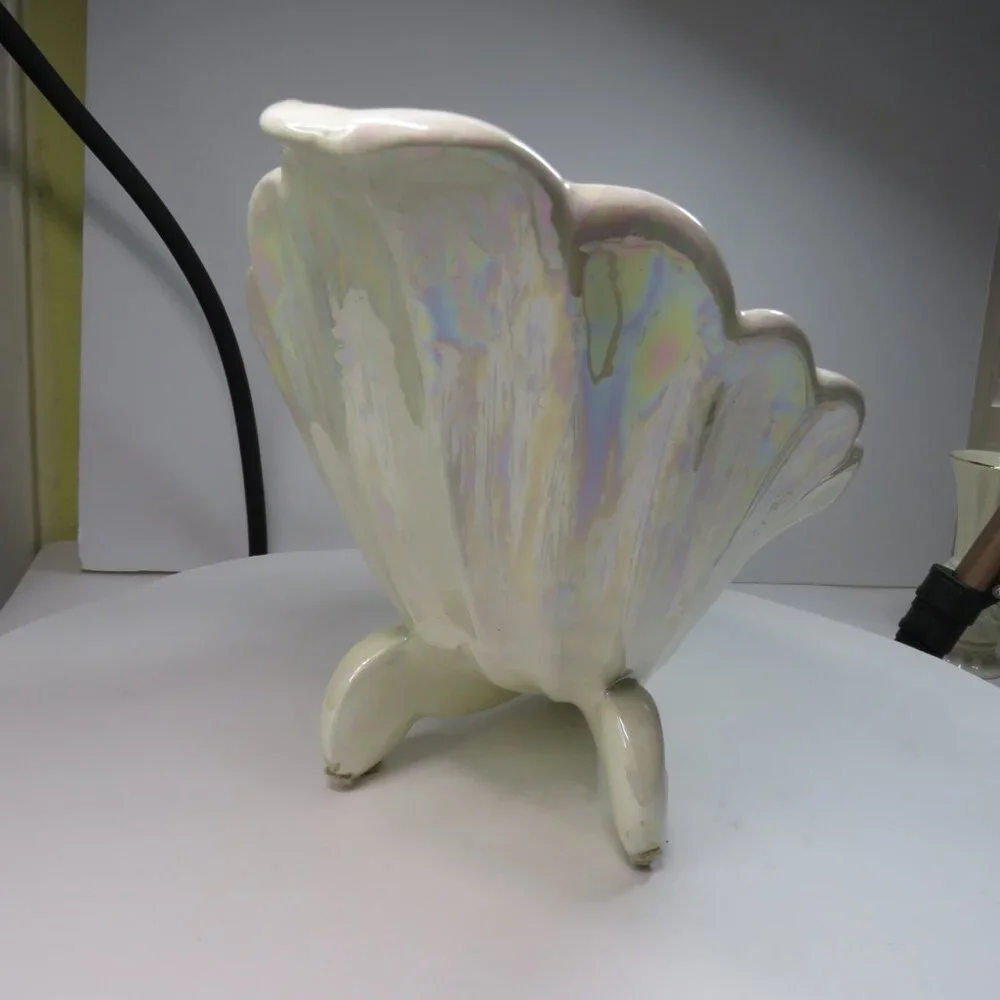 Vintage 1985 Large Iridescent Ceramic Shell Cornucopia Centerpiece – Atlantic